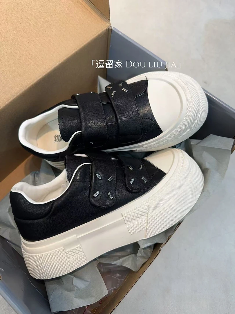 「逗留家」春款新款来袭双魔术贴增高板鞋79-311