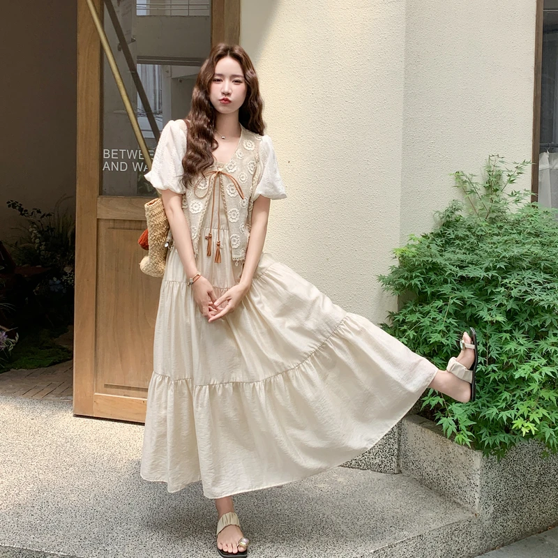 温柔氛围感套装裙女2025夏季新款泡泡袖复古勾花上衣吊带裙两件套