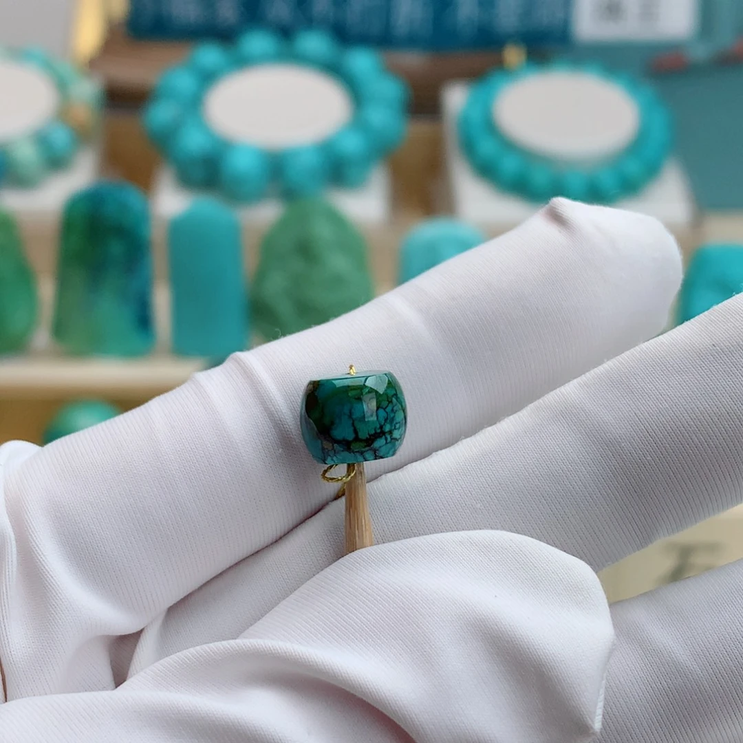 绿松石未镶嵌挂件