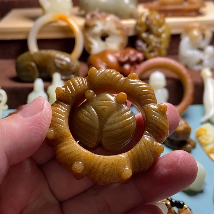 和田玉未镶嵌挂件