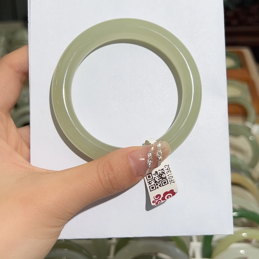 和田玉手镯未镶嵌58