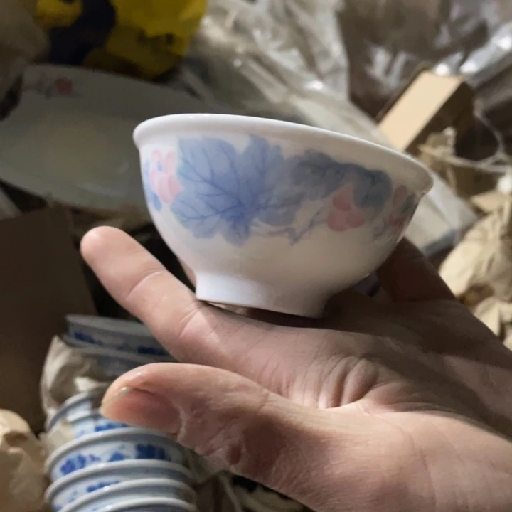 摆件陶瓷盘子碗砂锅都有