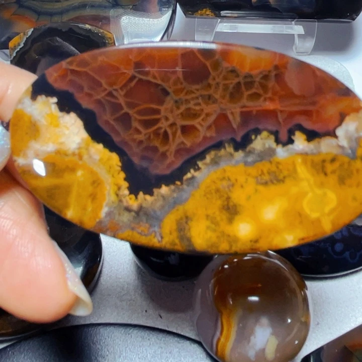 奇***梦玛瑙/玉髓玛瑙未镶嵌