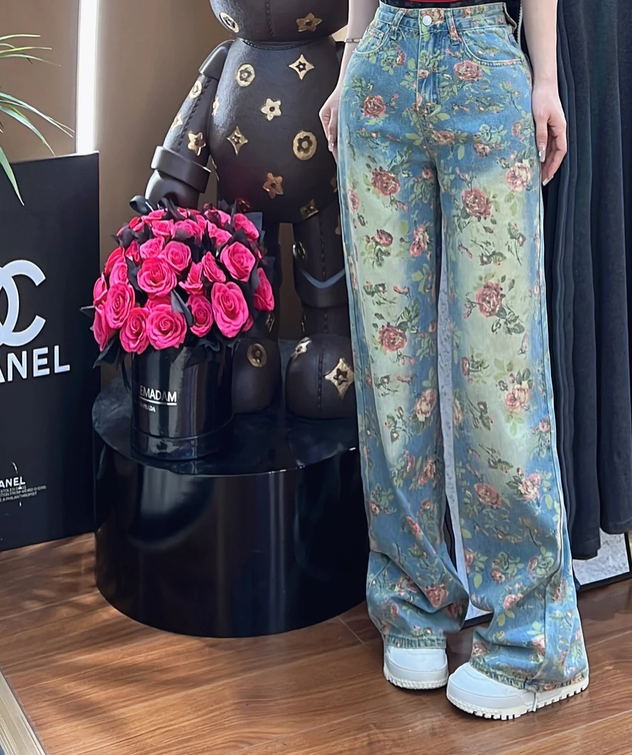 大美妞-VIP家•订制洋气复古花朵牛仔阔腿裤（8-3923）