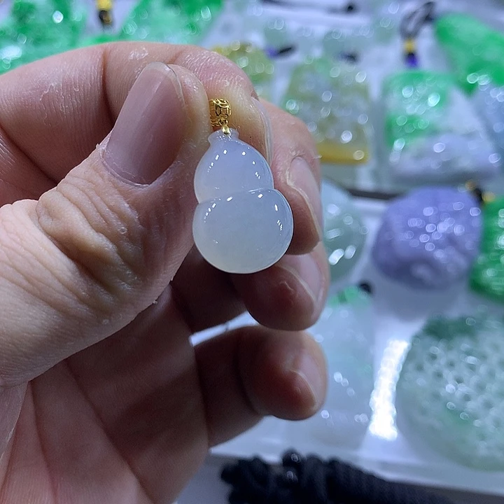 翡翠18K金镶嵌颈饰天然翡翠A货吊坠