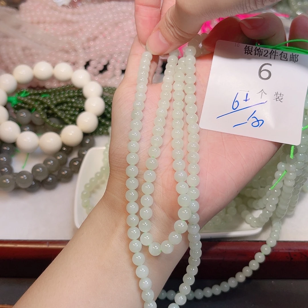 未镶嵌水晶珠宝半成品6 。