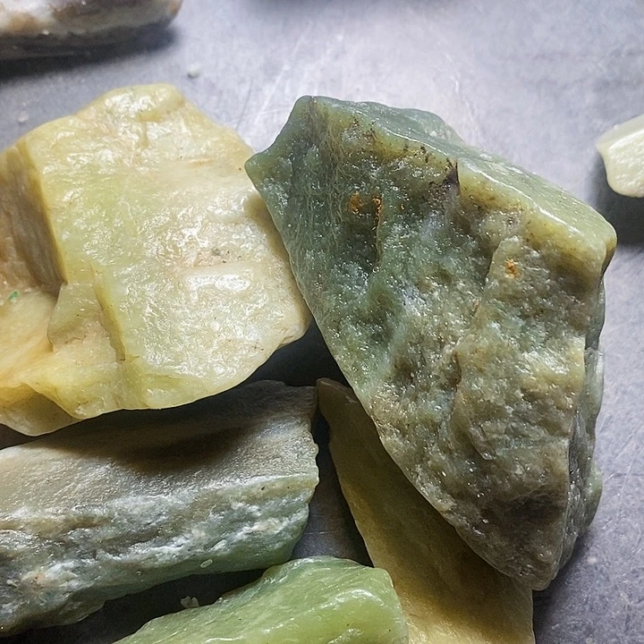 透闪石质玉未镶嵌珠宝半成品