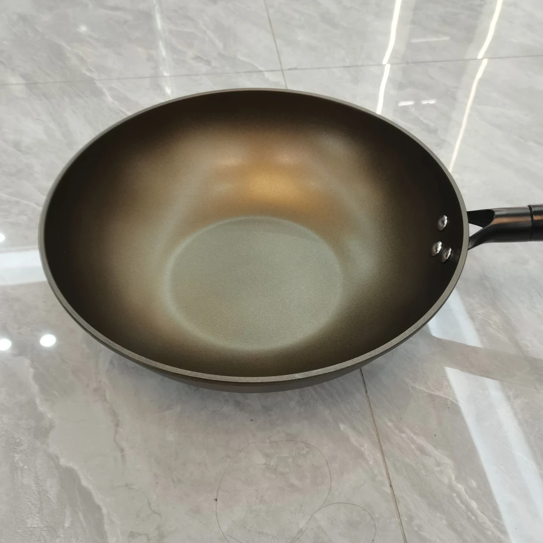 不粘锅炒锅不粘锅