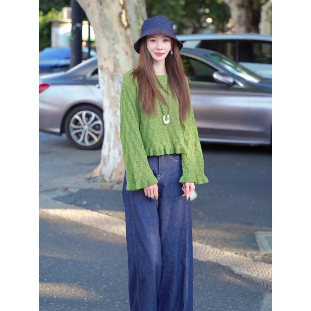 早秋氛围感穿搭套装小香风绿色镂空针织衫多巴胺上衣蓝色牛仔裤