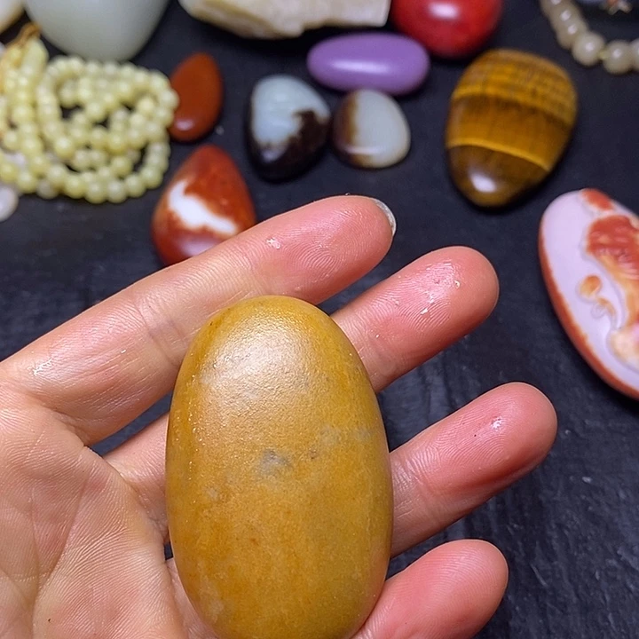 和田玉未镶嵌耳饰