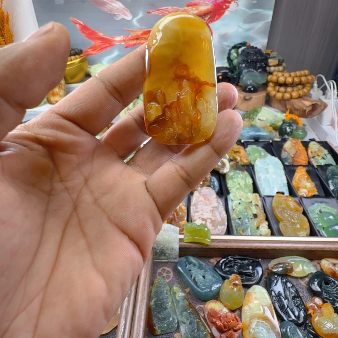 蛇纹石玉未镶嵌颈饰