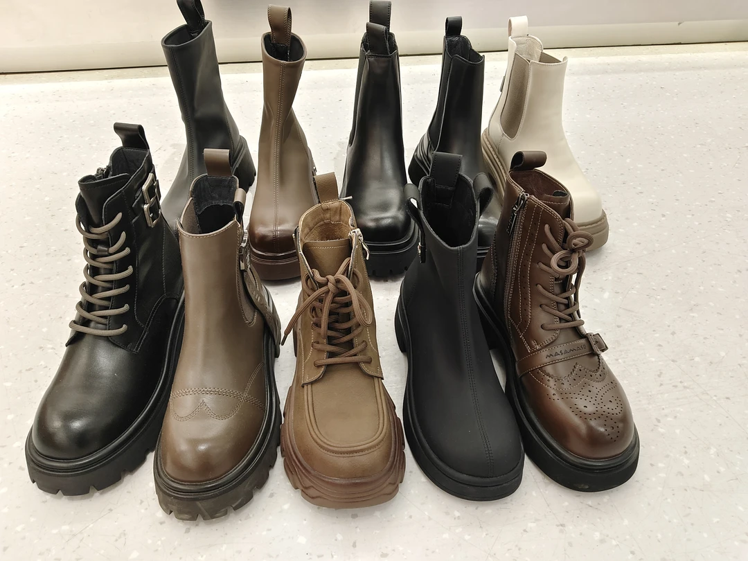 玛莎玛索福利款单马丁靴