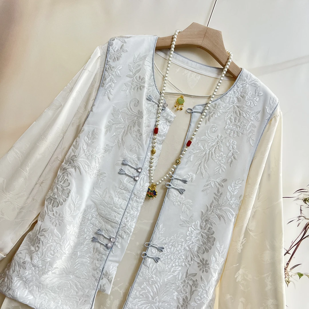 新中式复古立领提花高级感盘扣马甲春季国风重工刺绣上衣
