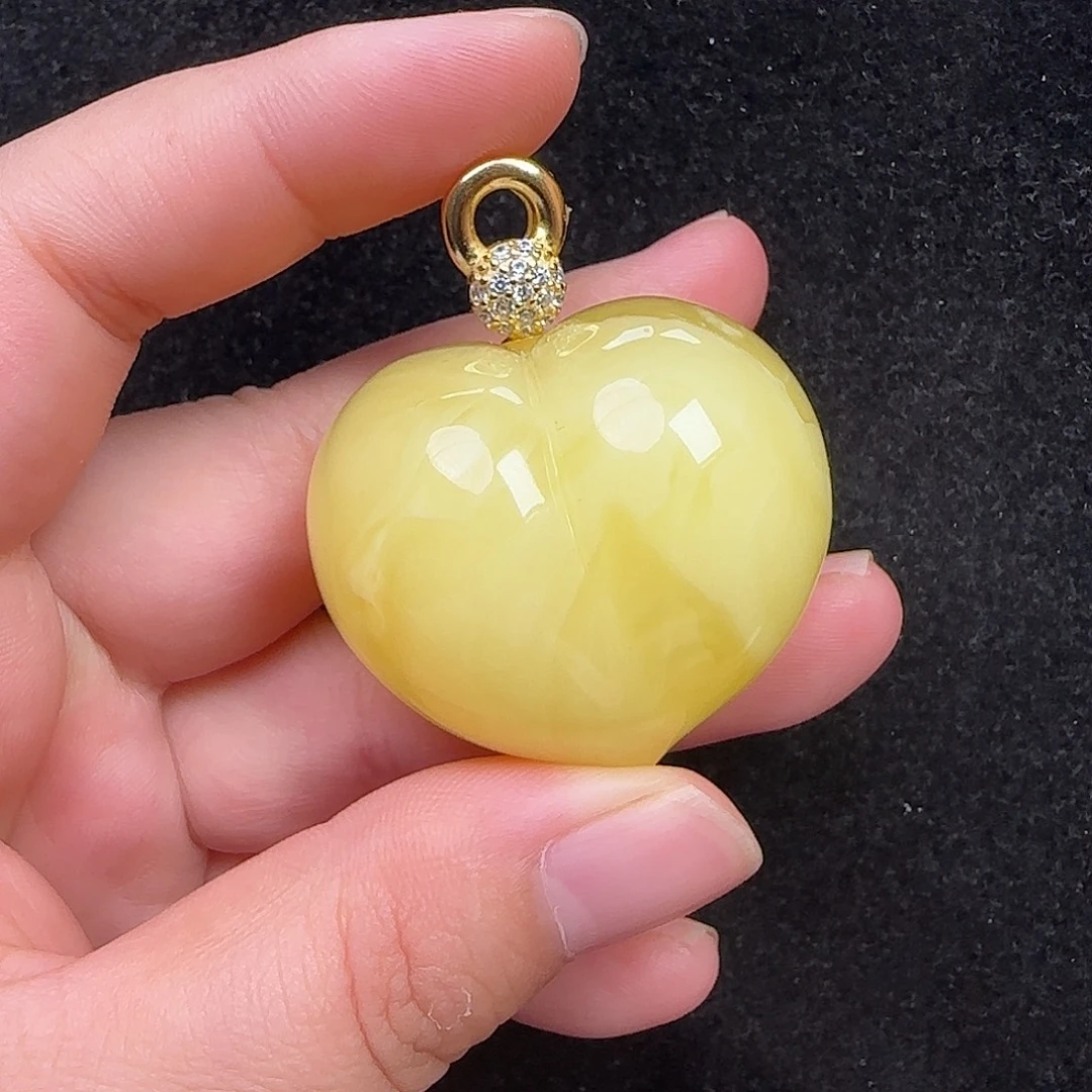 蜜蜡未镶嵌珠宝奇石
