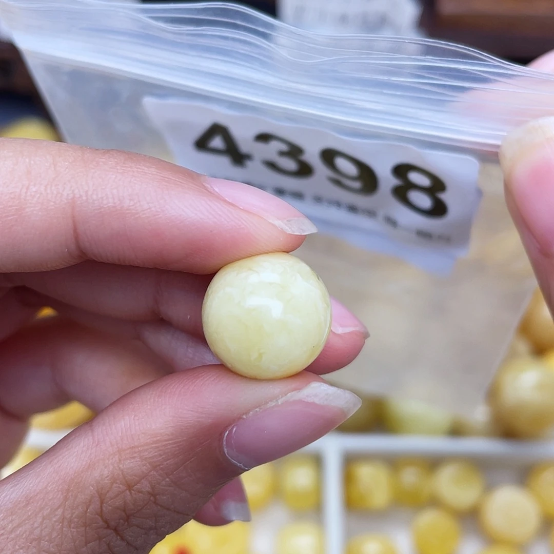 蜜蜡未镶嵌珠宝奇石13.8砂纹