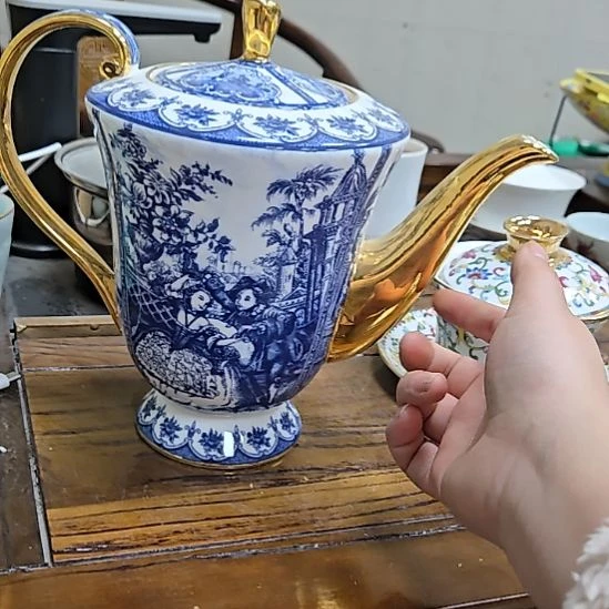 赞***英瓷片微瑕奥维大茶壶一个6666666666