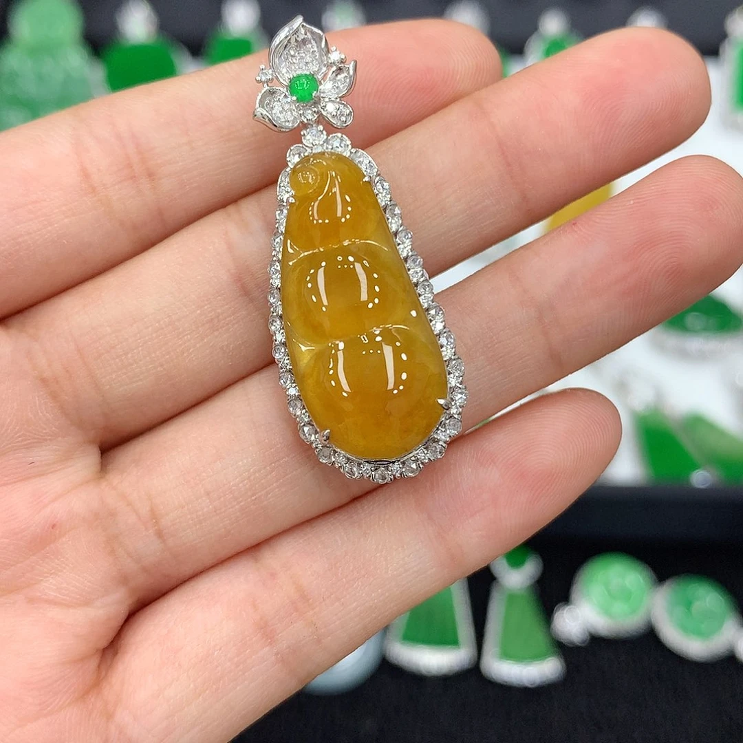 【闪购商品】翡翠吊坠(不含链)18K金镶嵌豆子