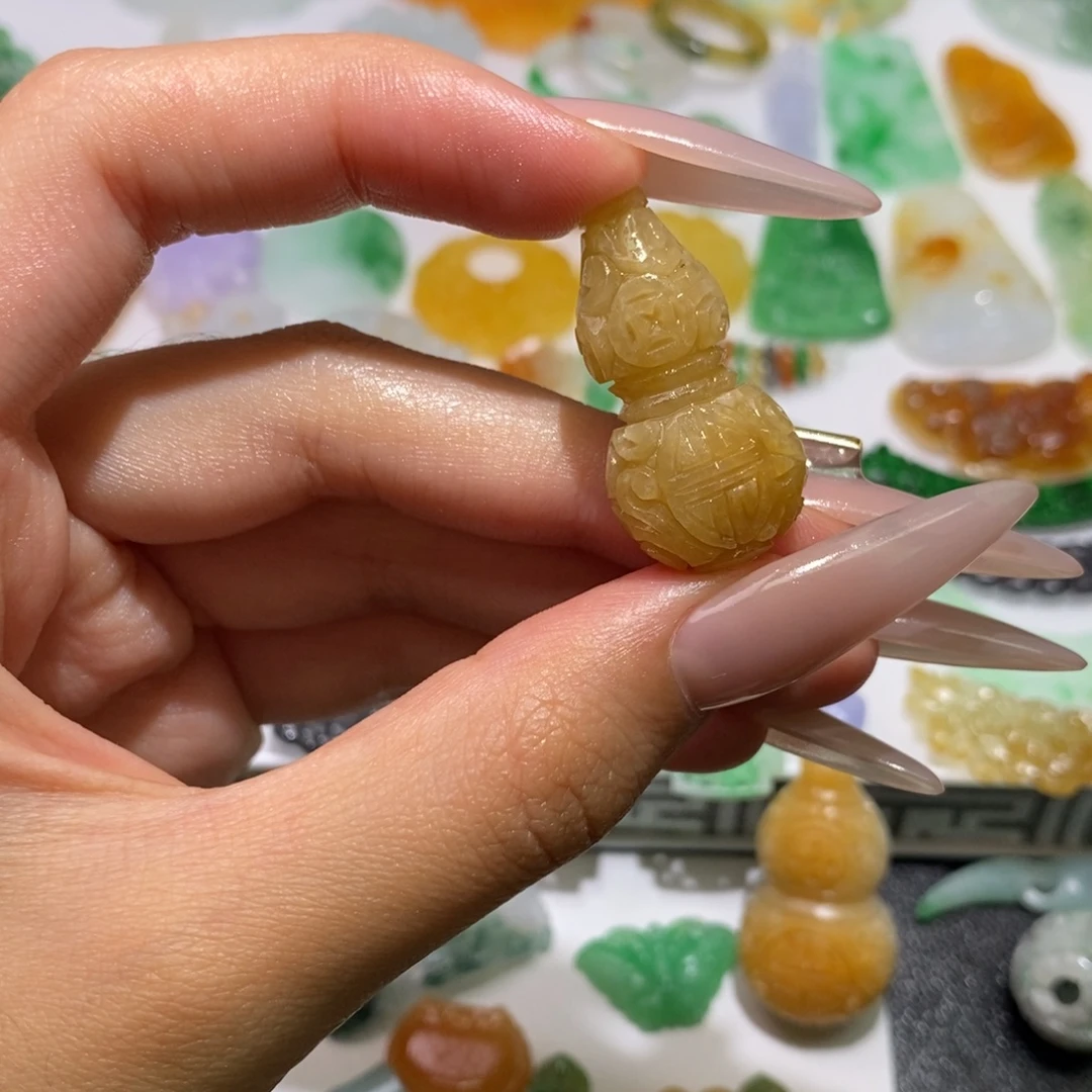 定制翡翠未镶嵌吊坠