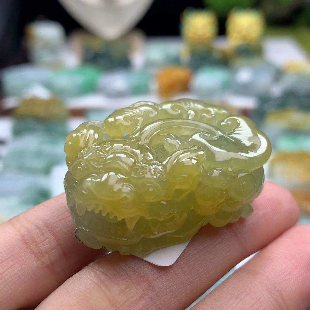 翡翠未镶嵌颈饰貔貅21