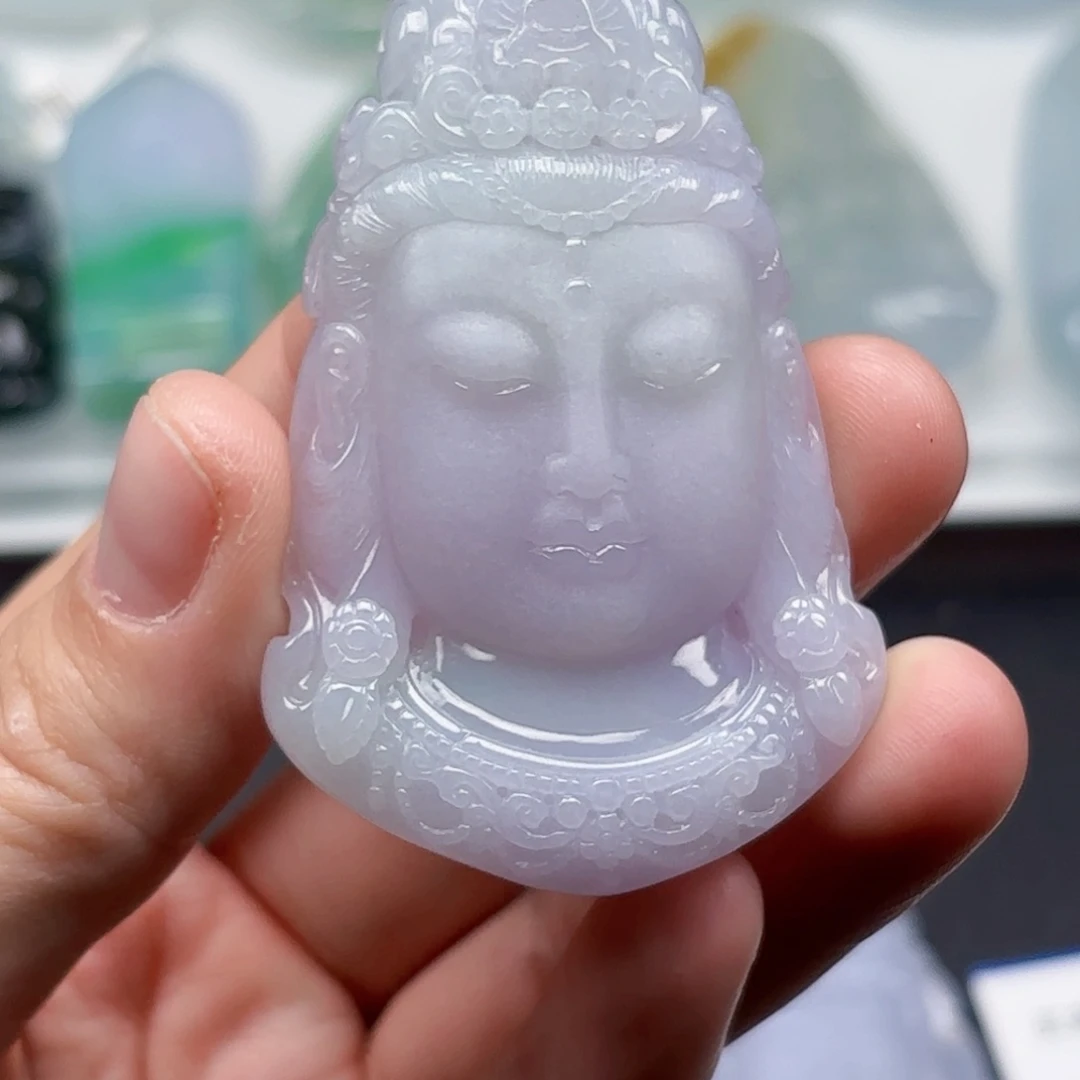 翡翠未镶嵌颈饰观音
