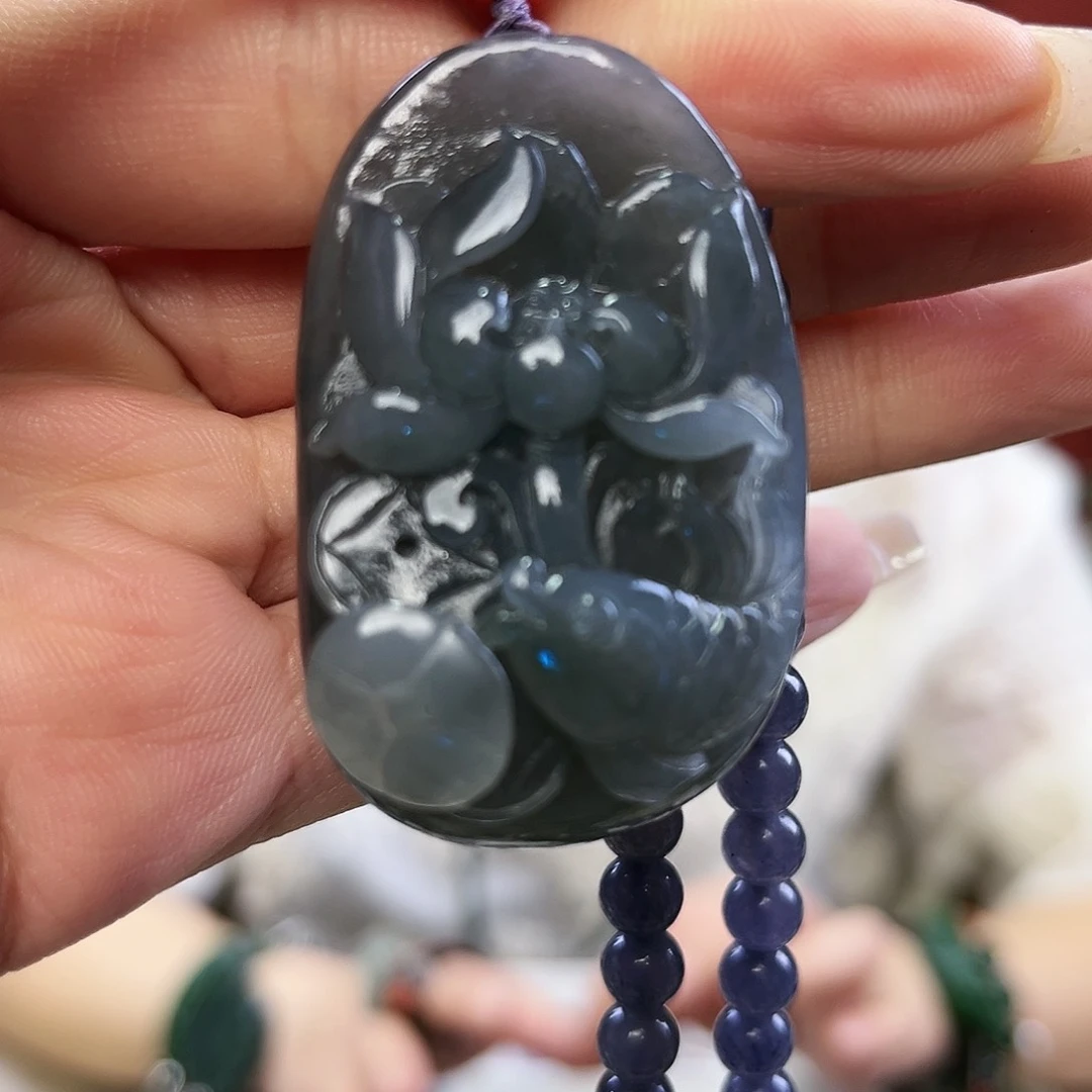 和田玉颈饰未镶嵌荷花