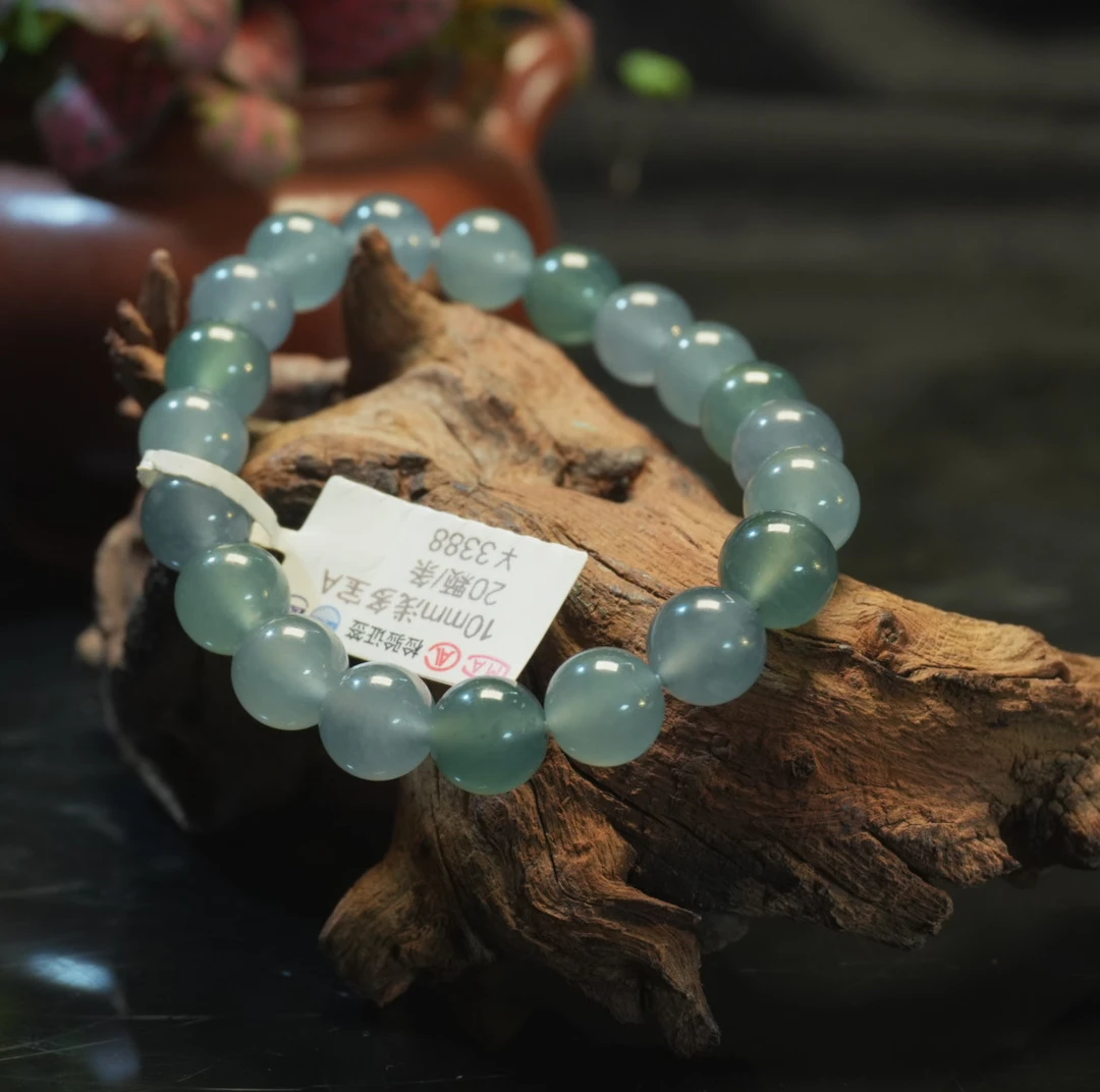 天然a货翡翠卡10mm浅多宝a手串女款轻奢百搭素圈精美渐变隔珠