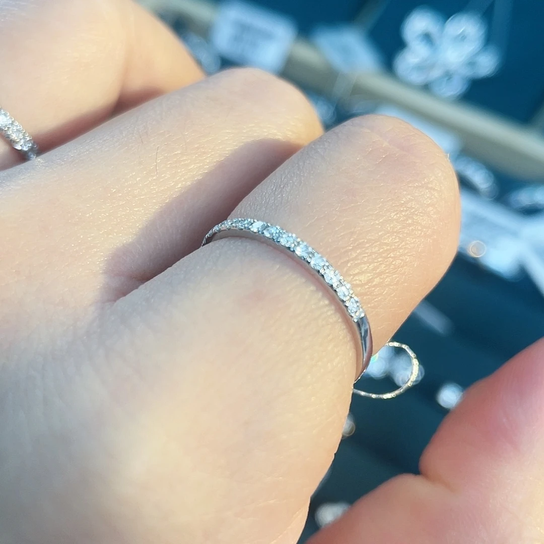 合成钻石18K金镶嵌细排戒16