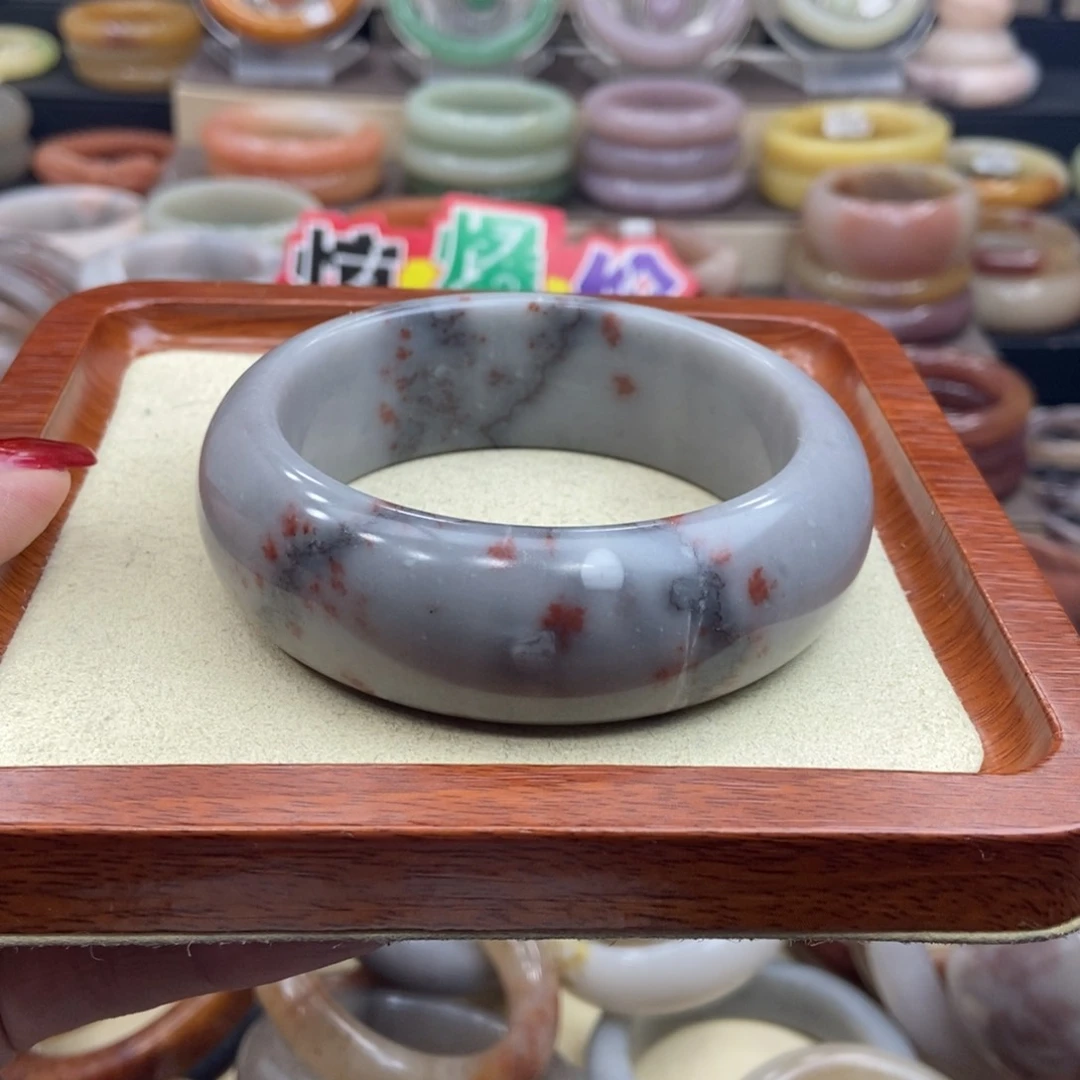 石英质玉手镯未镶嵌