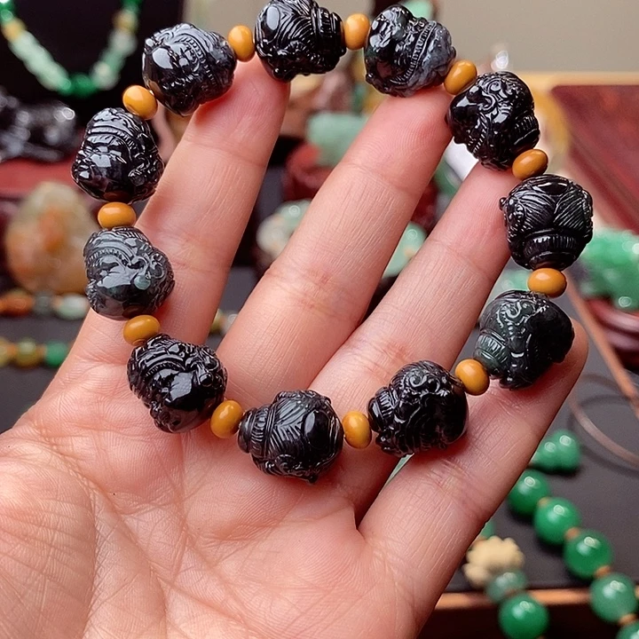 媛***宝石英质玉（非洲翠）未镶嵌串