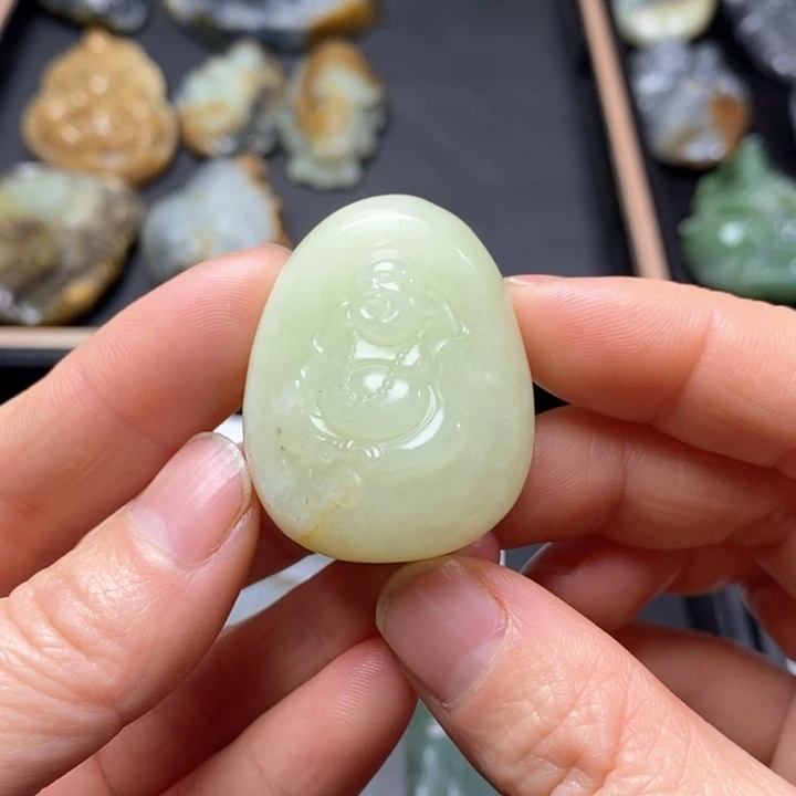 和田玉挂件未镶嵌人**途