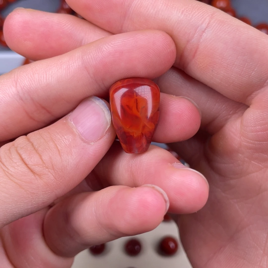 南红玛瑙未镶嵌其他14mm瓦西牛血火焰纹原矿