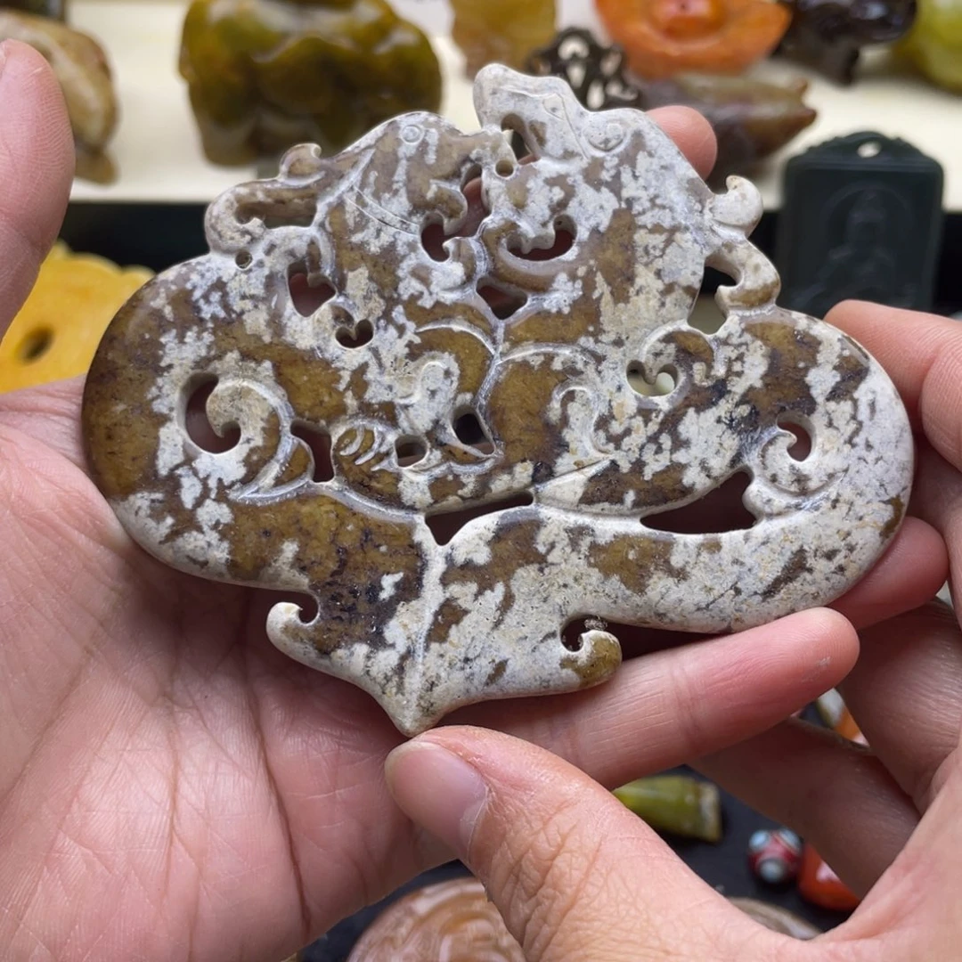未镶嵌蛇纹石玉颈饰110