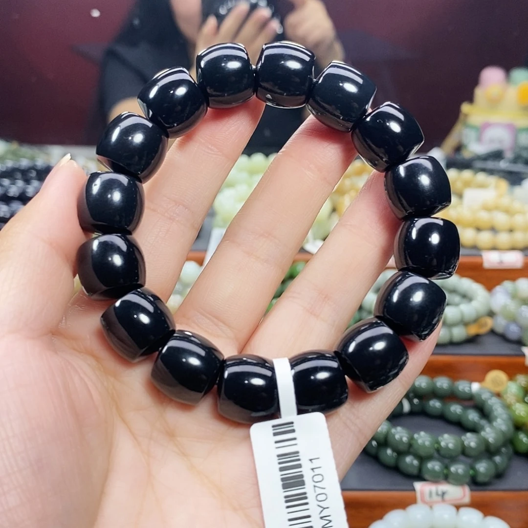 和田玉未镶嵌把件