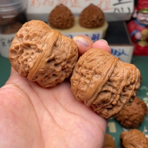 【闪购商品】文玩核桃吊坠44边门墩47肚
