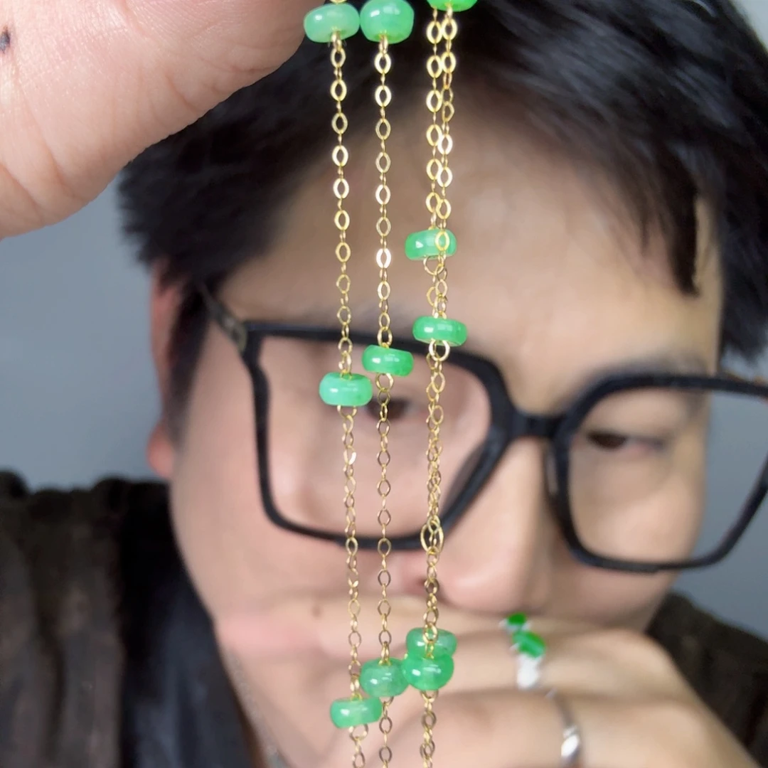 翡翠18K金镶嵌颈饰一件