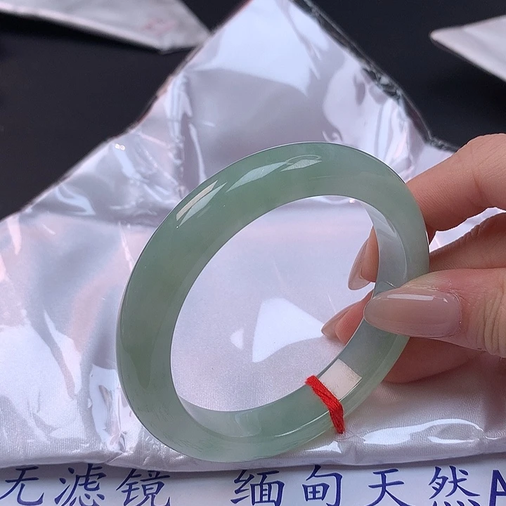 翡翠未镶嵌手镯57