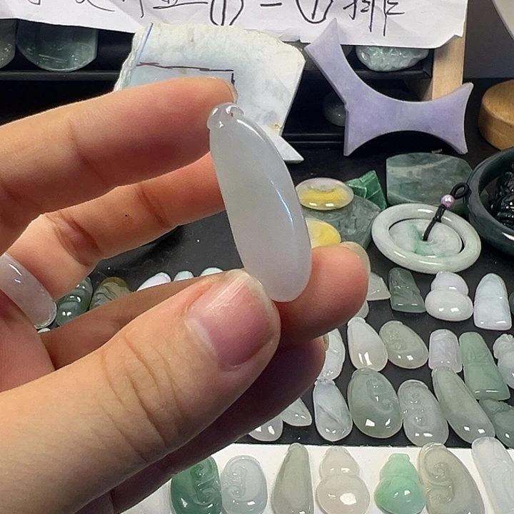 翡翠未镶嵌颈饰12