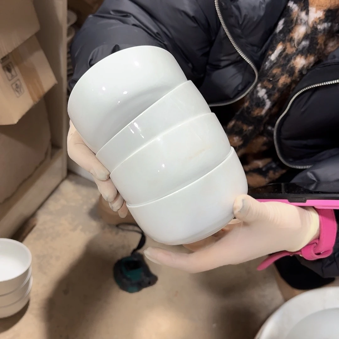 瓷摆件/////景德镇陶瓷瓷器。////4个。