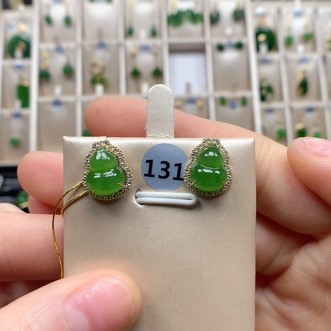 和田玉耳饰18K金镶嵌8×10