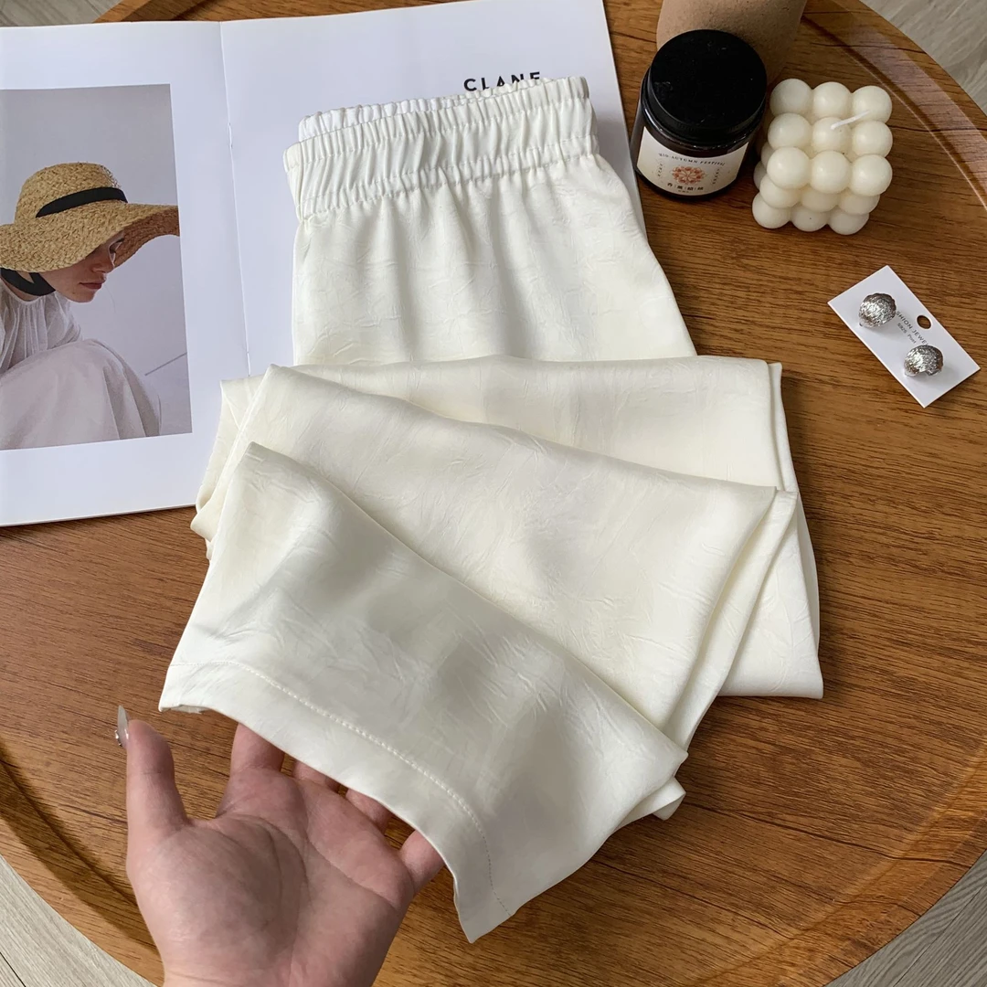 白色醋酸缎面阔腿裤女夏季薄款2025新款冰丝垂感休闲国风直筒裤子