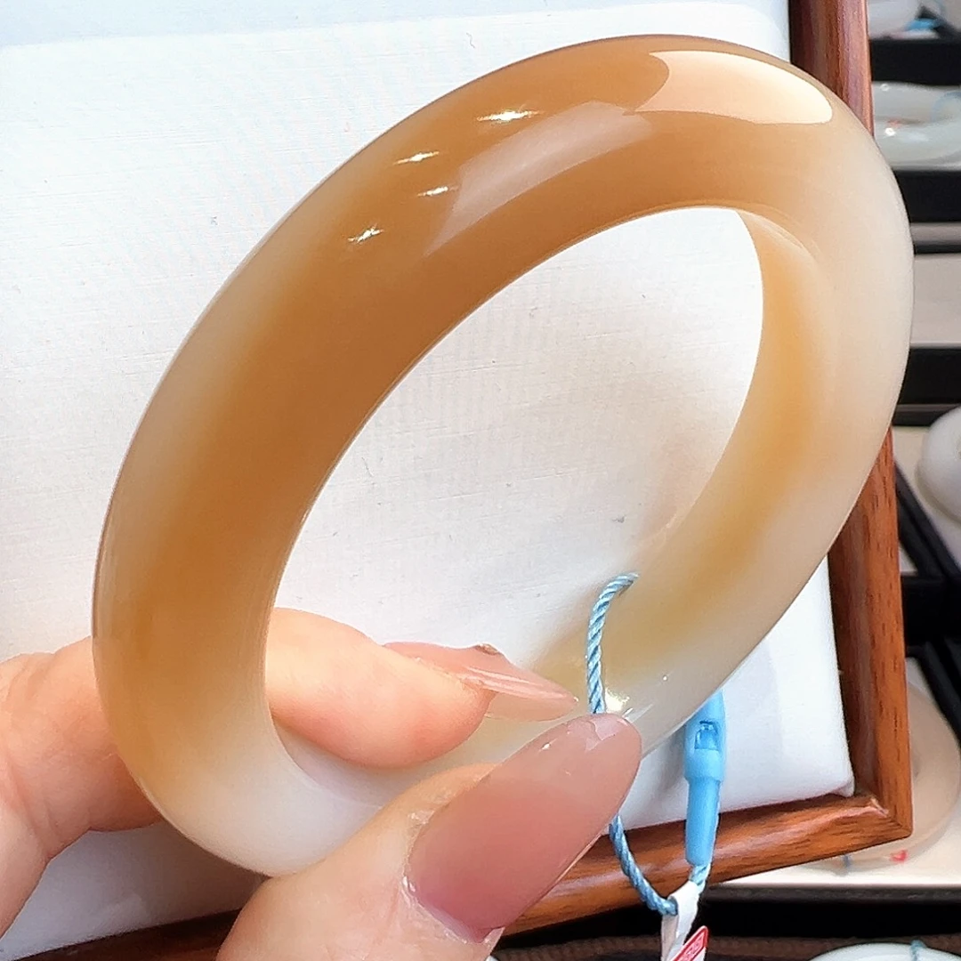 和田玉（糖玉）未镶嵌手镯