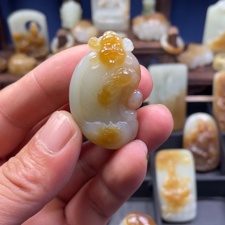 颈饰未镶嵌和田玉