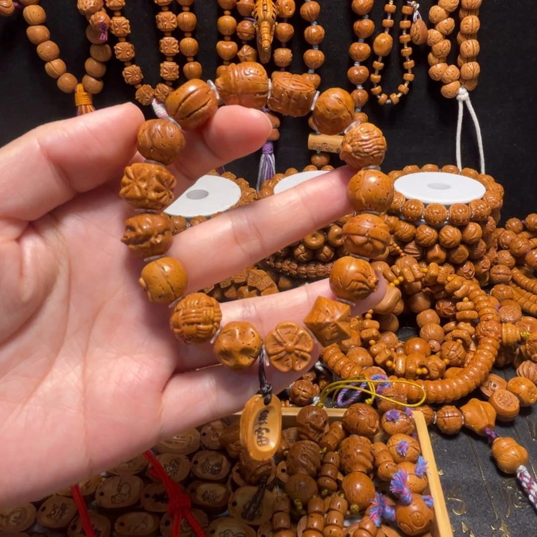 手串桃核多宝手串