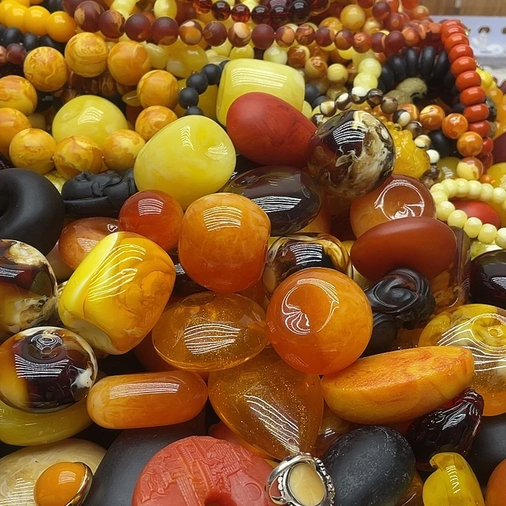 琥珀未镶嵌颈饰9999