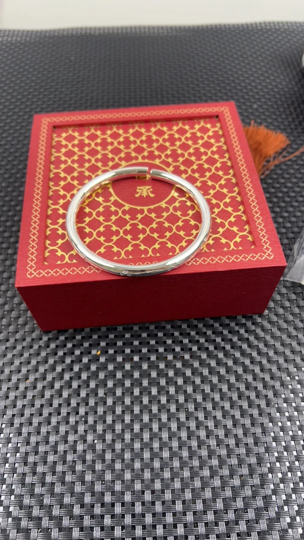 9999时尚银色手镯耳饰项链