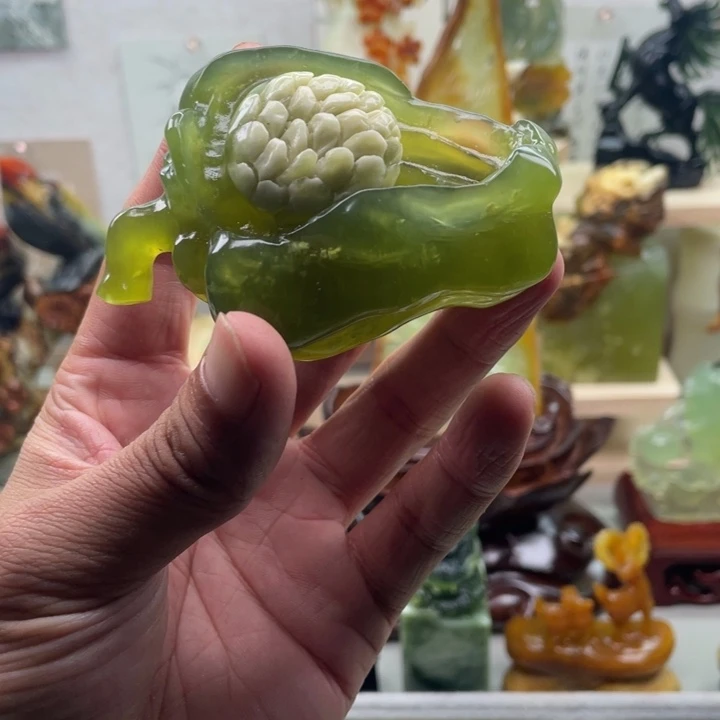 蛇纹石玉未镶嵌四大名玉手把