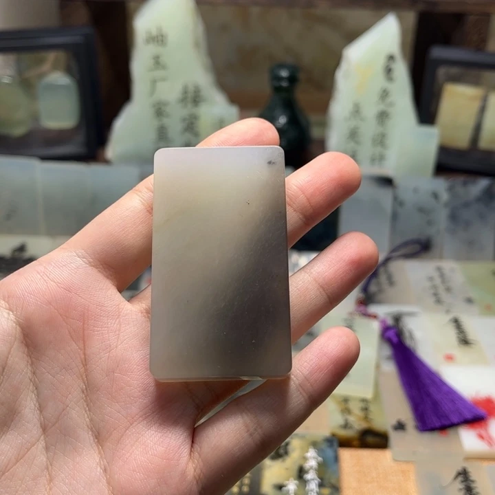 透闪石-蛇纹石玉未镶嵌定制