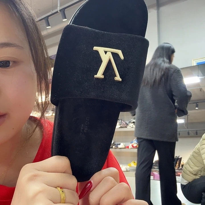 羊毛363636码黑色毛拖鞋