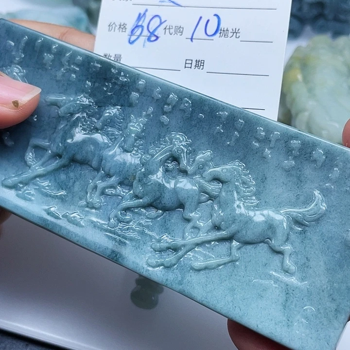 茉***葫翡翠未镶嵌颈饰翡翠