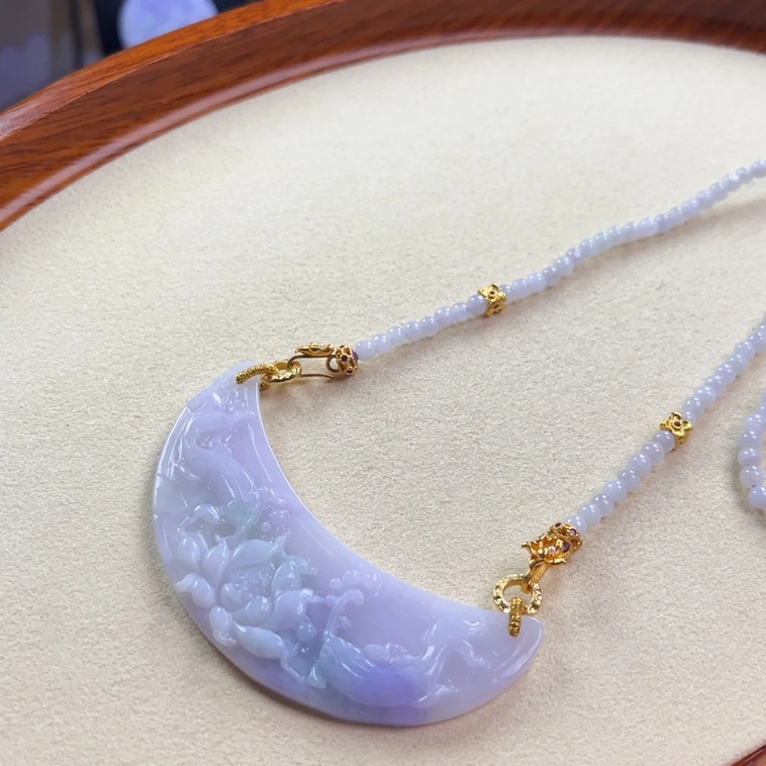 翡翠未镶嵌颈饰紫弯弯